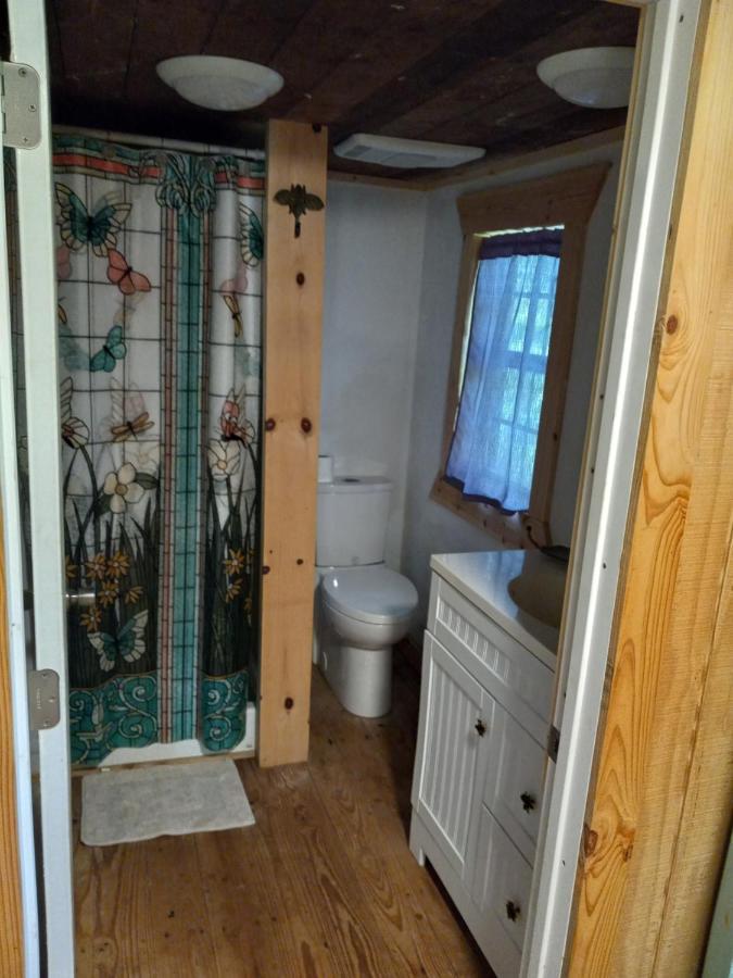 Adorable 1 Bedroom Honey House Rusk Eksteriør bilde